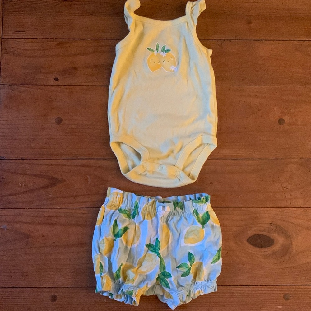 Carter’s 6m Lemon onesie and shorts set